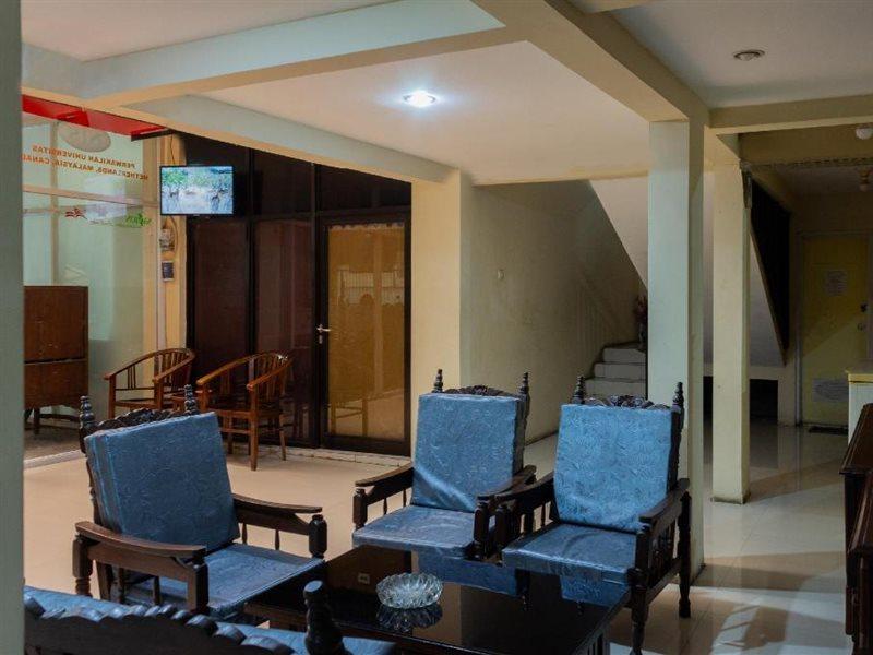 Audah Guesthouse Syariah Redpartner Jakarta Extérieur photo