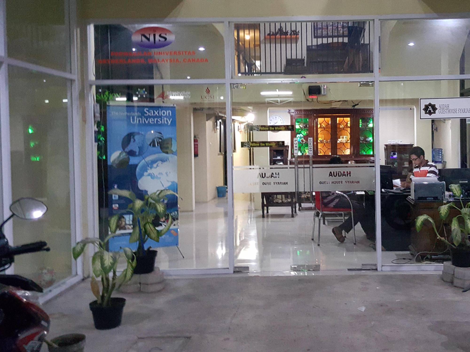 Audah Guesthouse Syariah Redpartner Jakarta Extérieur photo